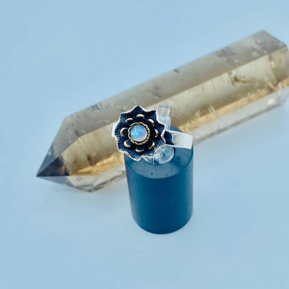 Two-Tone Natural Moonstone Cabochon Flower Sterling Silver Ring Size 9.5 - Picture 1 of 10
